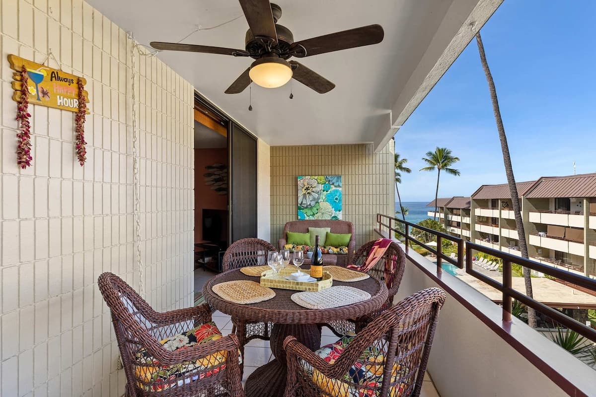 Condo in Kailua-Kona · ★4.79 · 2 bedrooms · 3 beds · 2 private baths - Photo 1