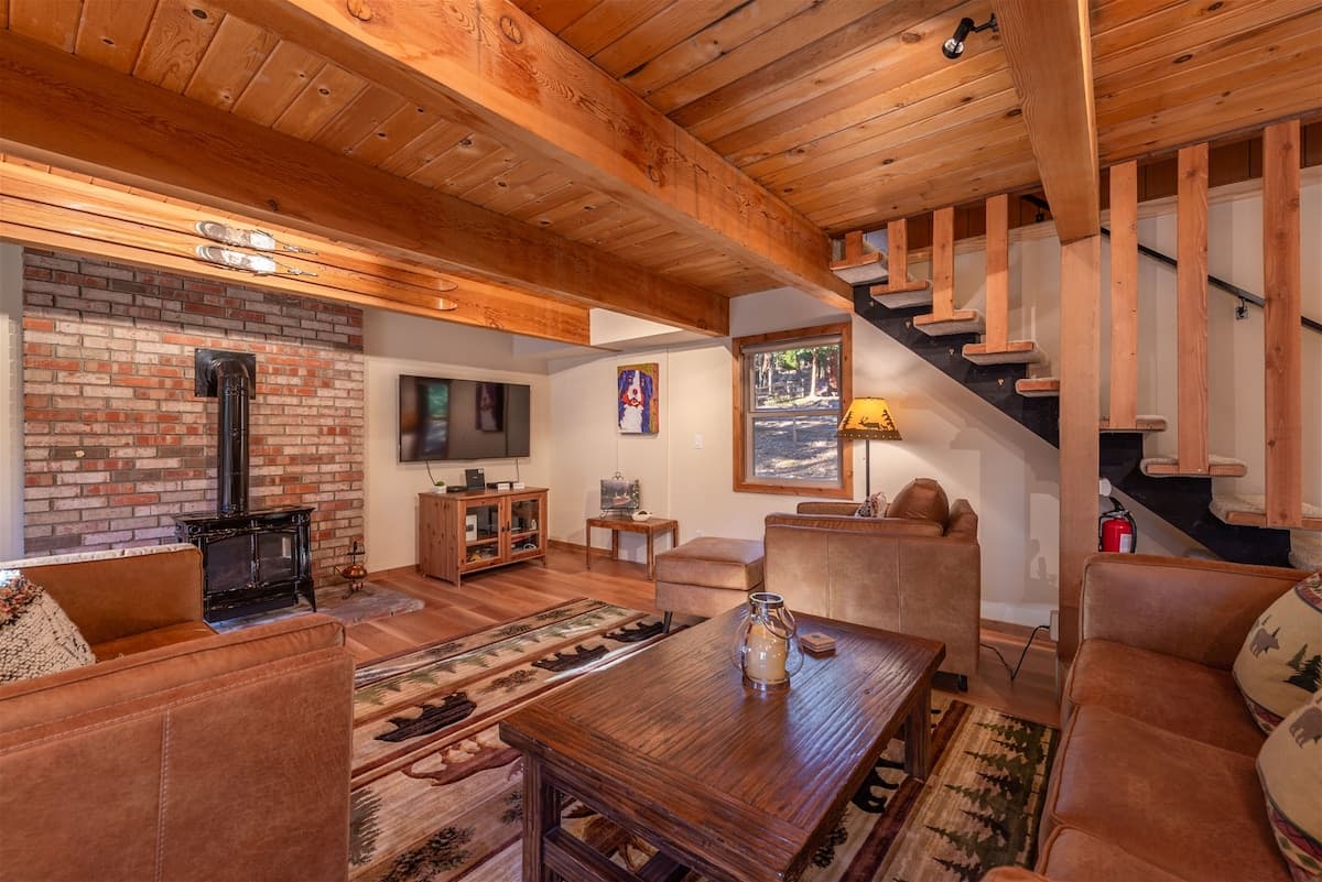 Dog-Friendly Cabin with Luxury Kitchen & Deck - Photo 1