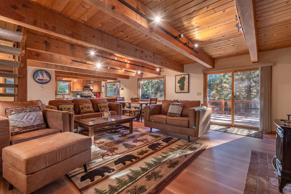 Dog-Friendly Cabin with Luxury Kitchen & Deck - Photo 5