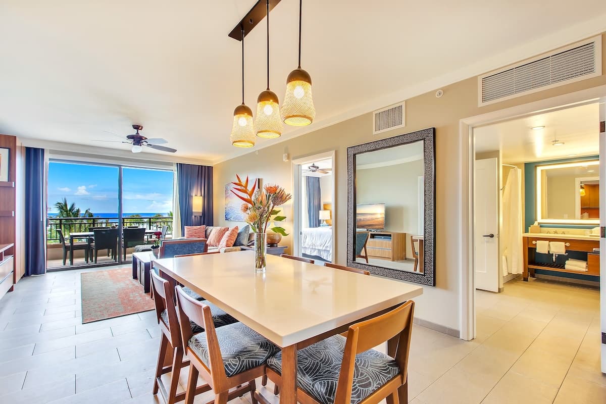 Condo in Lahaina · ★4.8 · 3 bedrooms · 4 beds · 2 baths - Photo 1