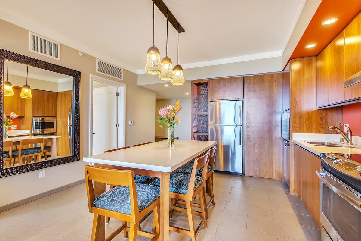 Condo in Lahaina · ★4.8 · 3 bedrooms · 4 beds · 2 baths - Photo 5