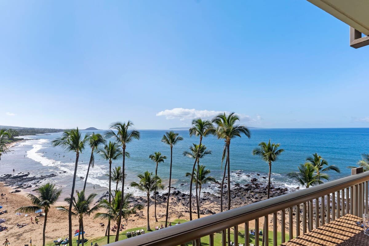 Condo in Kihei · ★4.64 · 2 bedrooms · 3 beds · 2 baths - Photo 2