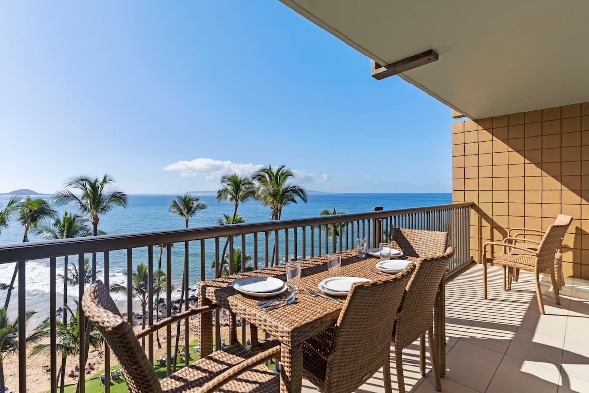 Condo in Kihei · ★4.64 · 2 bedrooms · 3 beds · 2 baths - Photo 4