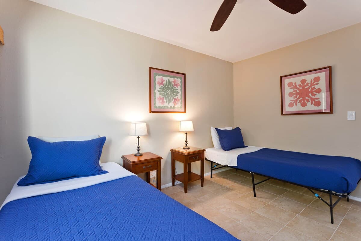 Condo in Kailua-Kona · ★4.61 · 2 bedrooms · 3 beds · 2 private baths - Photo 2