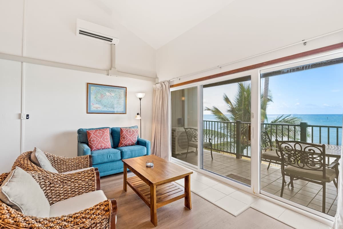 Pono Kai Resort B304 Oceanfront, Top Floor - Photo 4