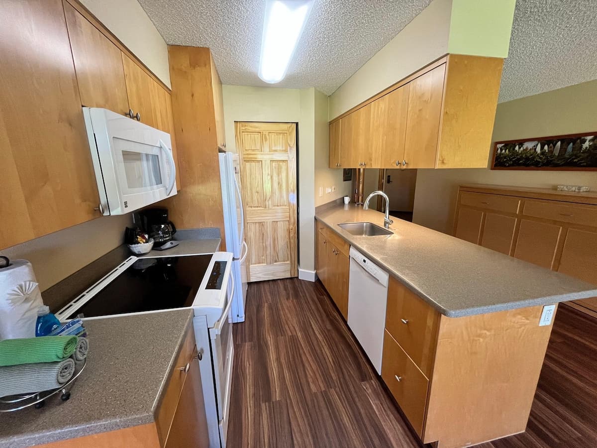 Condo in Kihei · ★5.0 · 1 bedroom · 3 beds · 2 private baths - Photo 3