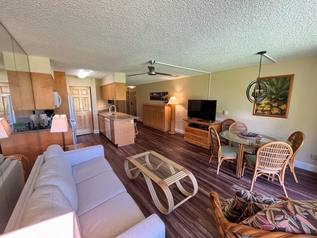 Condo in Kihei · ★5.0 · 1 bedroom · 3 beds · 2 private baths - Photo 2