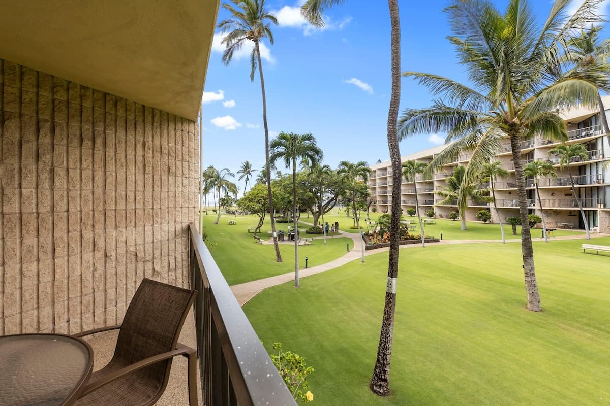 Condo in Kihei · ★4.0 · 1 bedroom · 3 beds · 2 baths - Photo 4