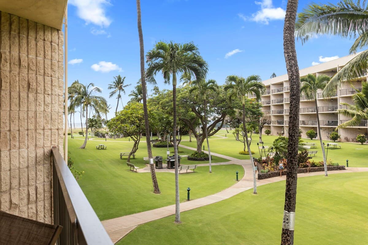 Condo in Kihei · ★4.0 · 1 bedroom · 3 beds · 2 baths - Photo 5