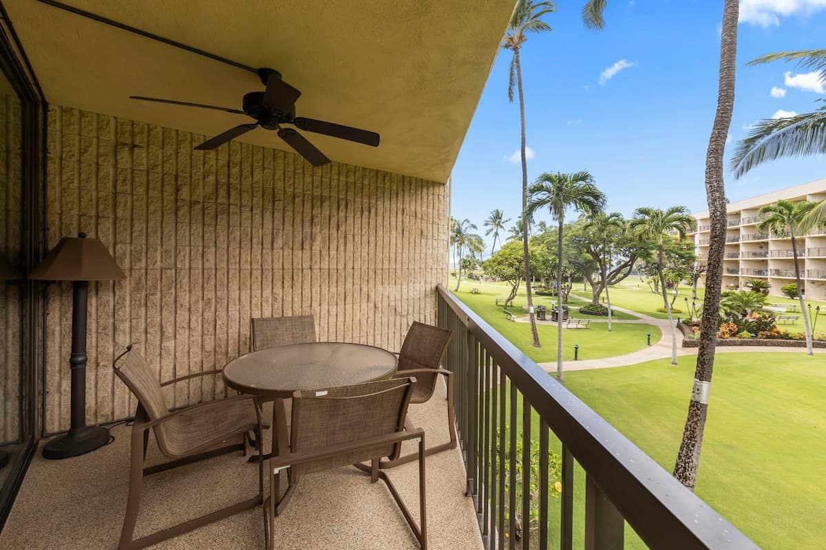 Condo in Kihei · ★4.0 · 1 bedroom · 3 beds · 2 baths - Photo 1