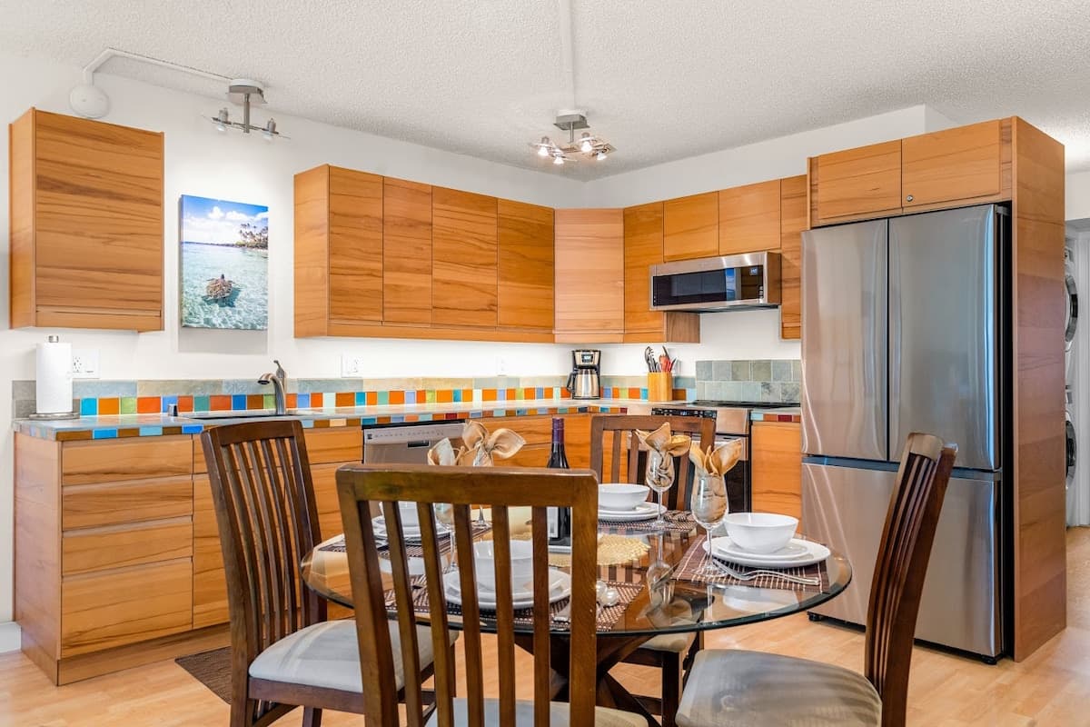 Condo in Kihei · ★4.85 · 1 bedroom · 2 beds · 1 bath - Photo 4
