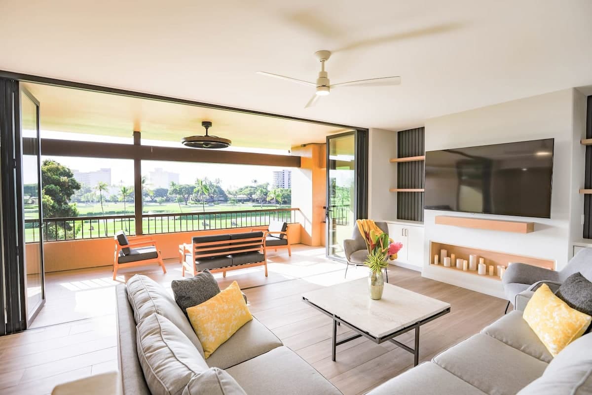 Incredible Fully Renovated -Top Floor Villa - D303 - Photo 1