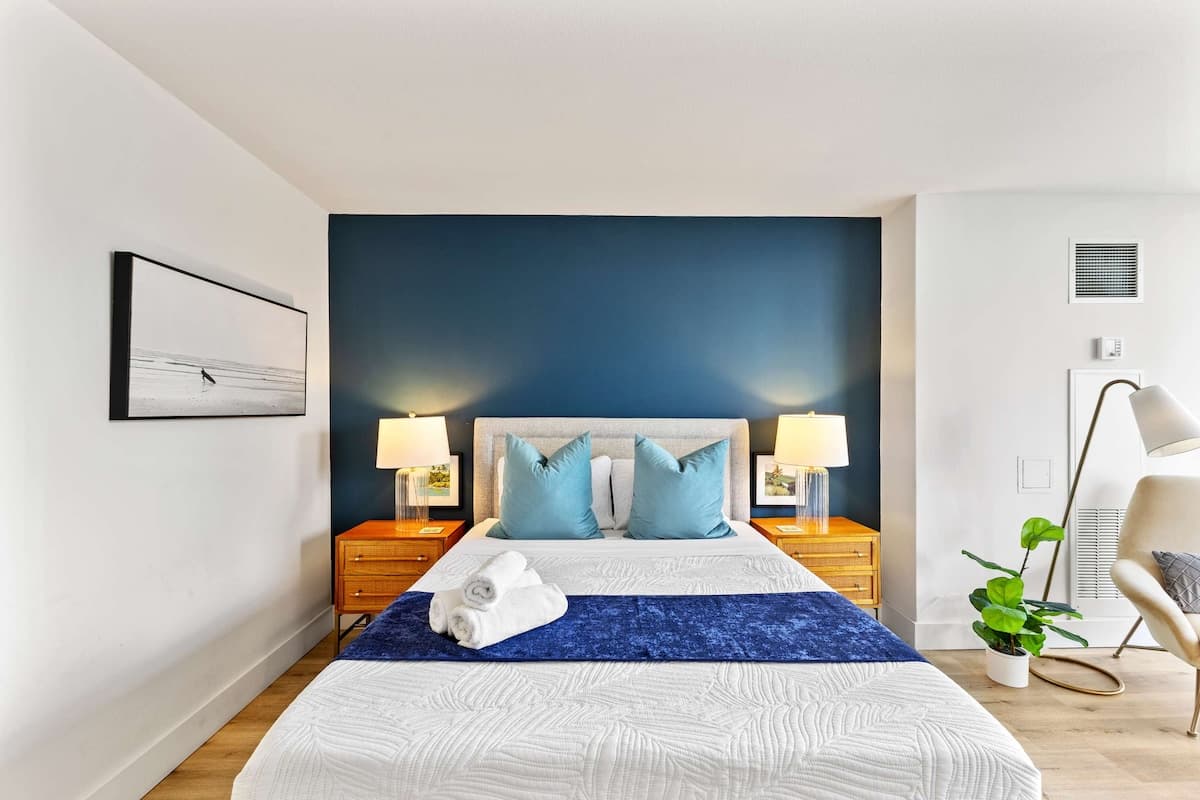 Beautiful Top Floor Waikiki Studio! Walk to Beach! - Photo 2