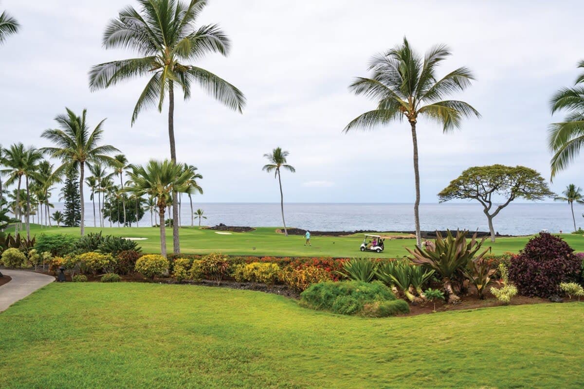 Condo in Kailua-Kona · ★5.0 · 2 bedrooms · 4 beds · 2 private baths - Photo 1