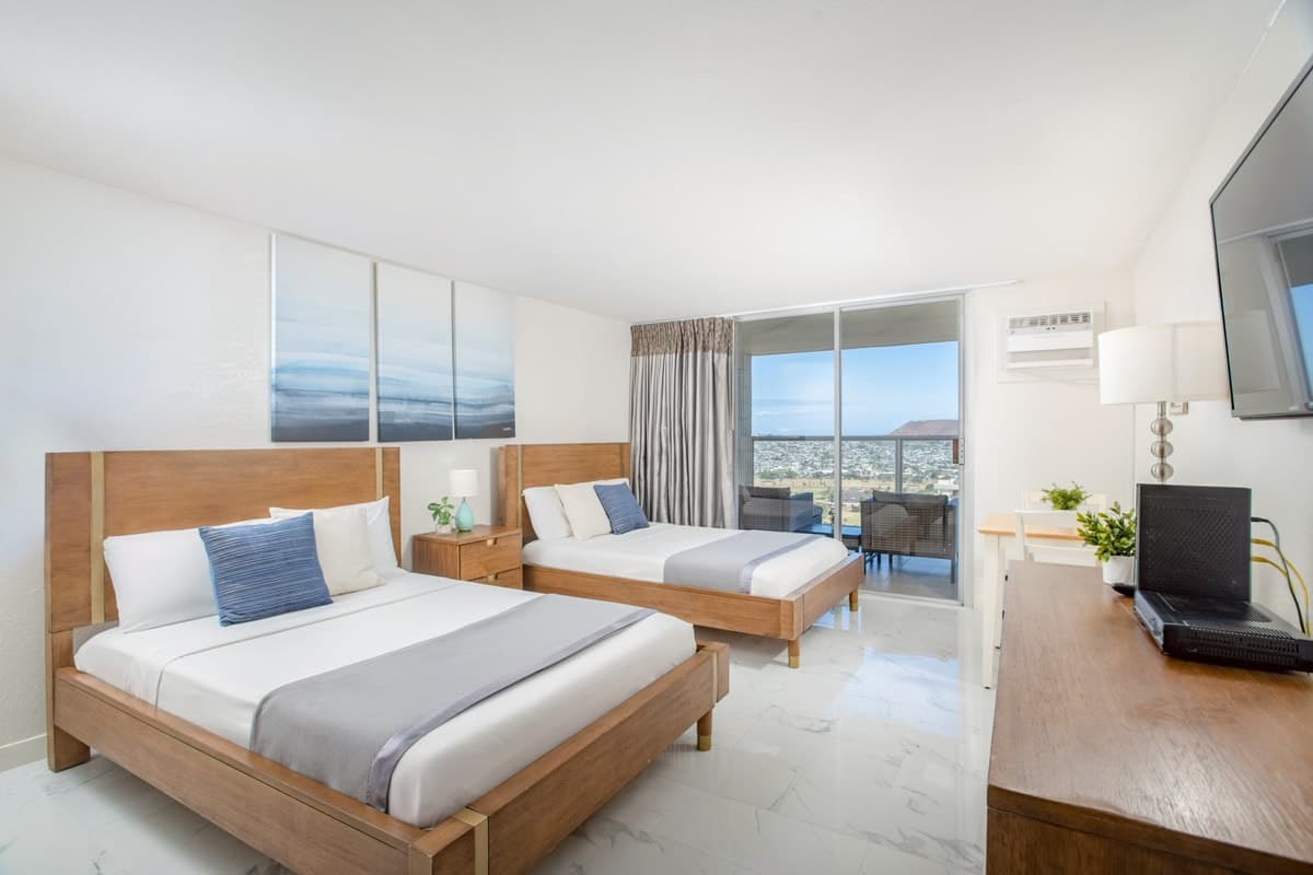 Condo in Honolulu · ★4.58 · 1 bedroom · 2 beds · No bathroom - Photo 1