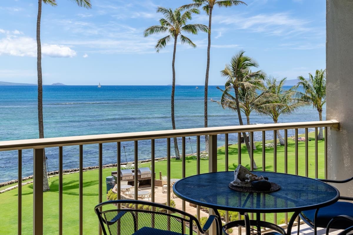 Condo in Wailuku · ★4.97 · 1 bedroom · 1 bed · 1 private bath - Photo 3