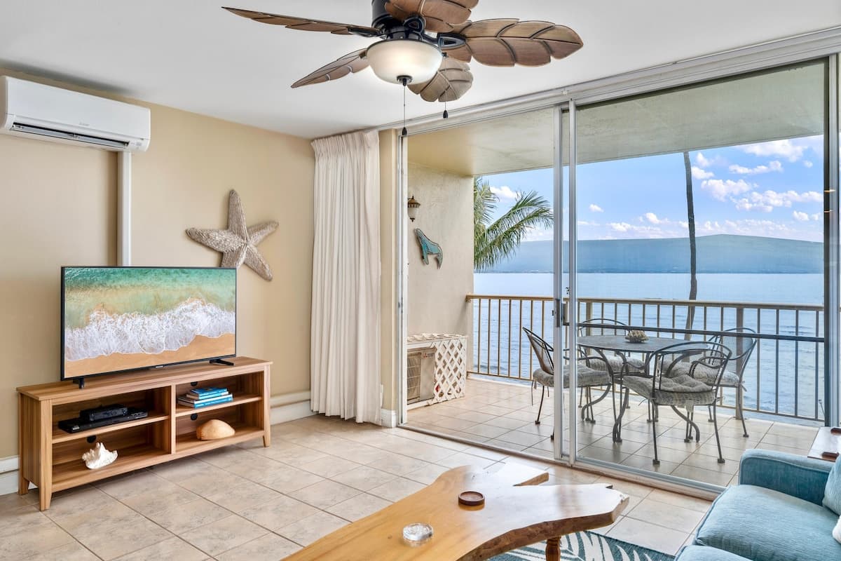 Condo in Wailuku · ★4.97 · 1 bedroom · 1 bed · 1 private bath - Photo 1