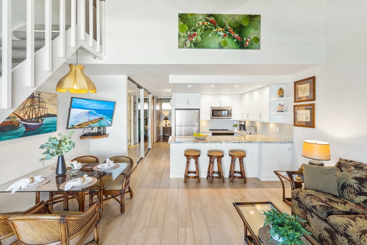 Condo in Lahaina · ★4.78 · 2 bedrooms · 4 beds · 2 baths - Photo 2