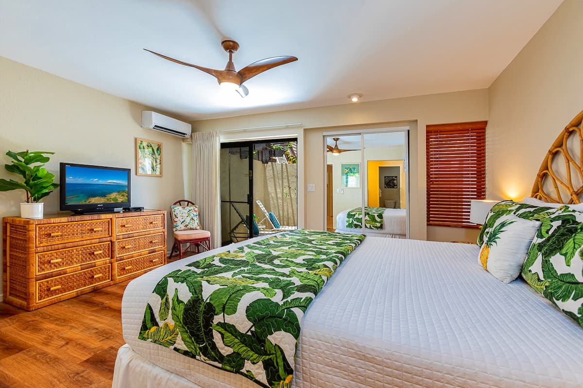 Condo in Kihei · ★4.33 · 1 bedroom · 2 beds · 2 shared baths - Photo 4