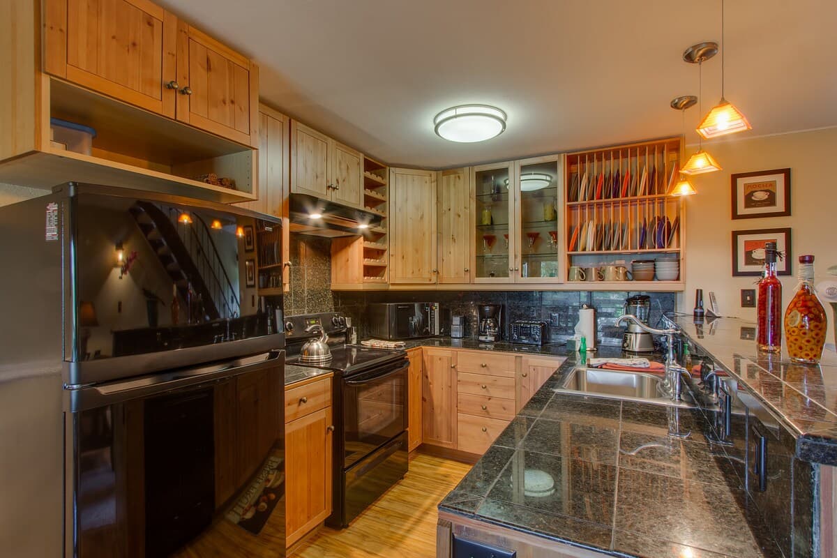 Silver Pine Lake Views, Dog-Friendly Townhome - Photo 3