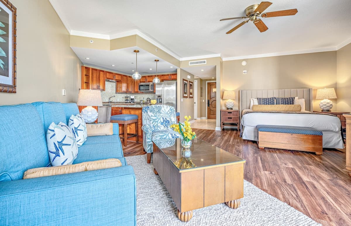 Condo in Lahaina · ★5.0 · Studio · 2 beds · 1 bath - Photo 3