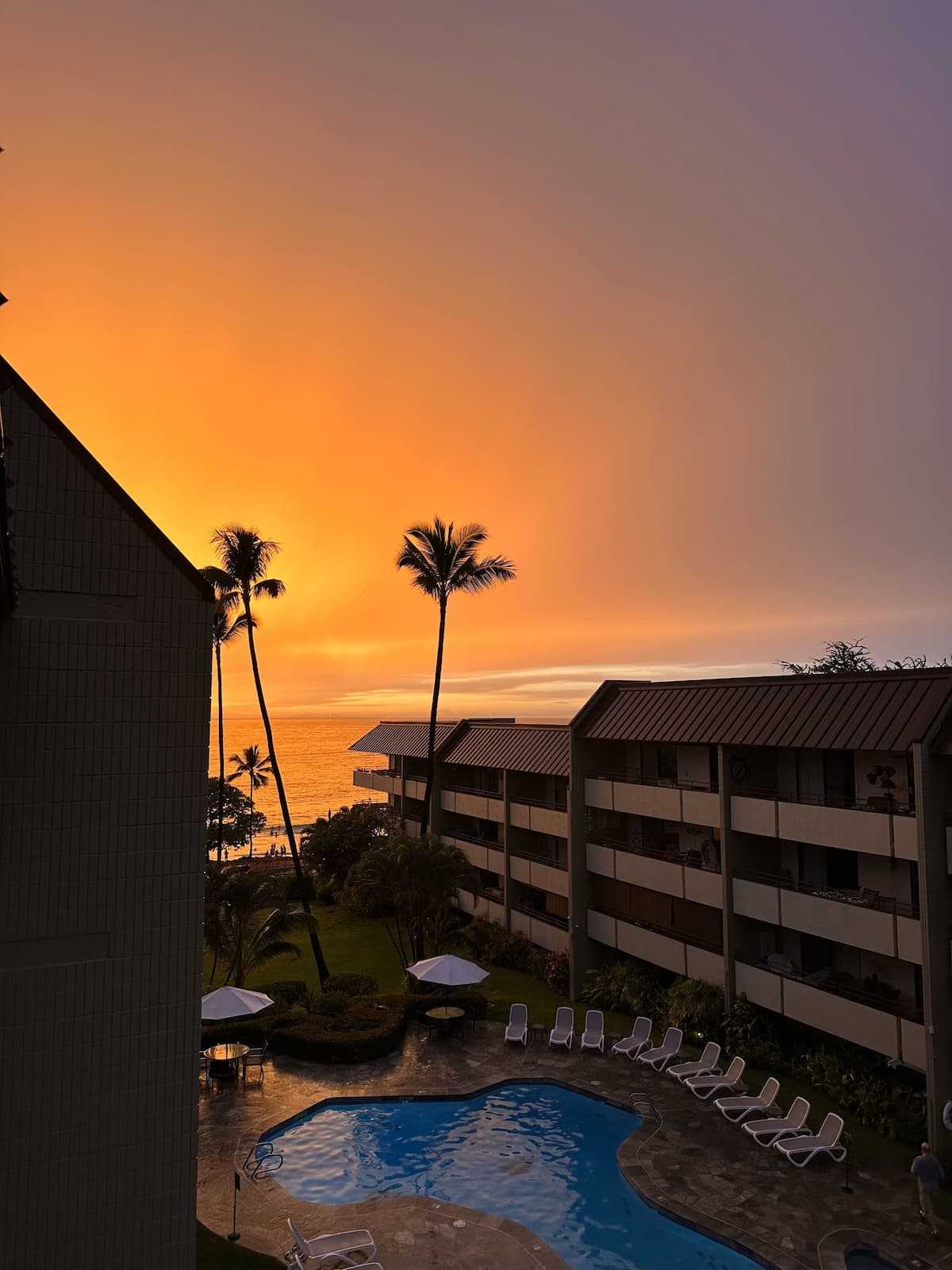Condo in Kailua-Kona · ★4.69 · 2 bedrooms · 4 beds · 2 private baths - Photo 1