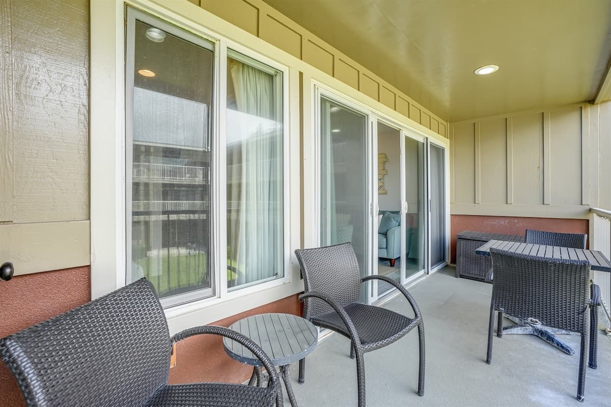Condo in Kapaa · ★4.71 · 2 bedrooms · 2 beds · 1 shared bath - Photo 3