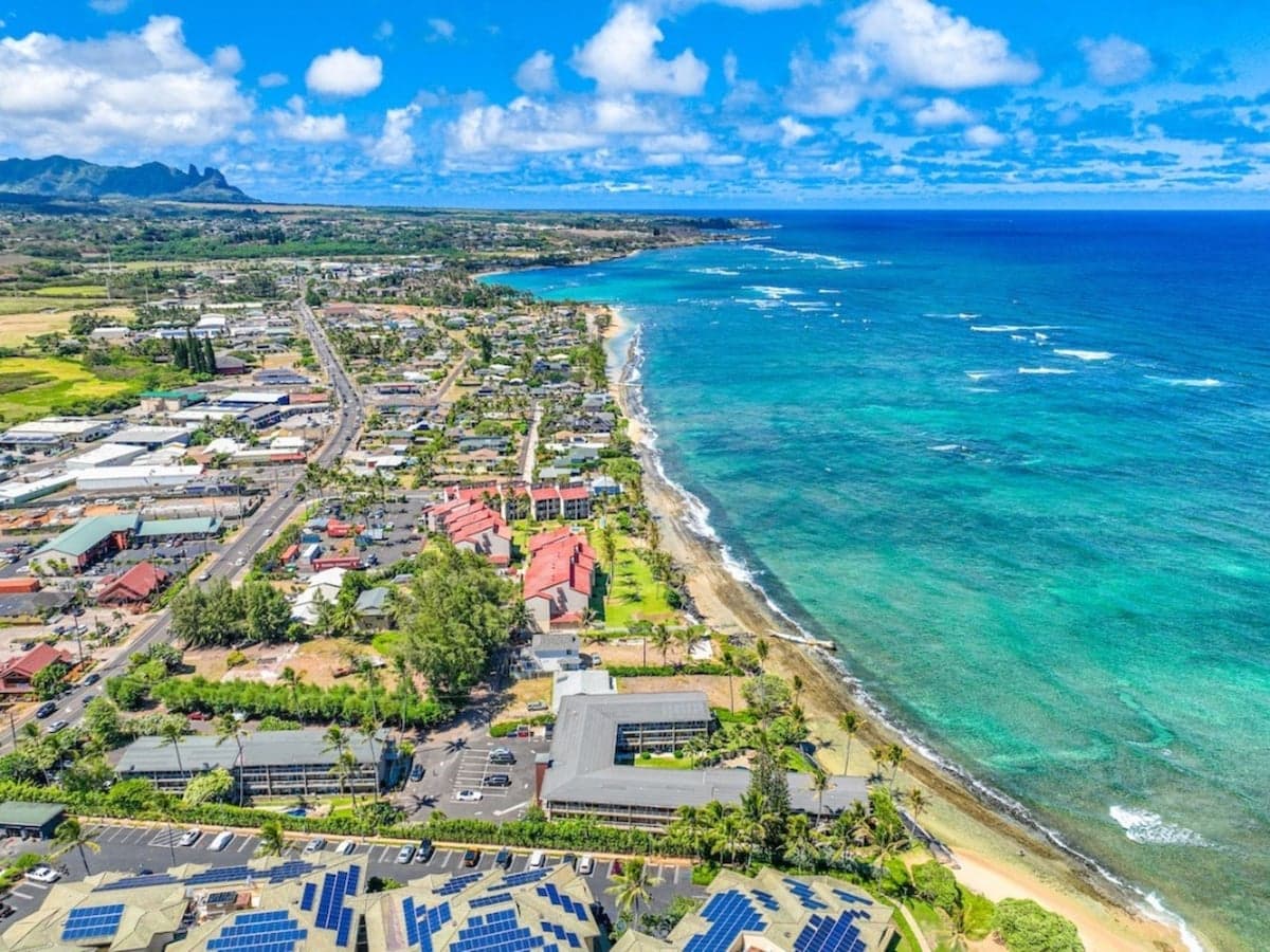 Condo in Kapaa · ★4.71 · 2 bedrooms · 2 beds · 1 shared bath - Photo 4