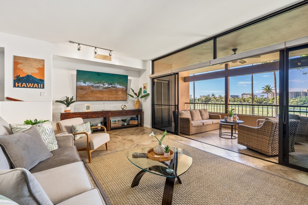 Condo in Lahaina · ★4.88 · 2 bedrooms · 3 beds · 2 baths - Photo 3