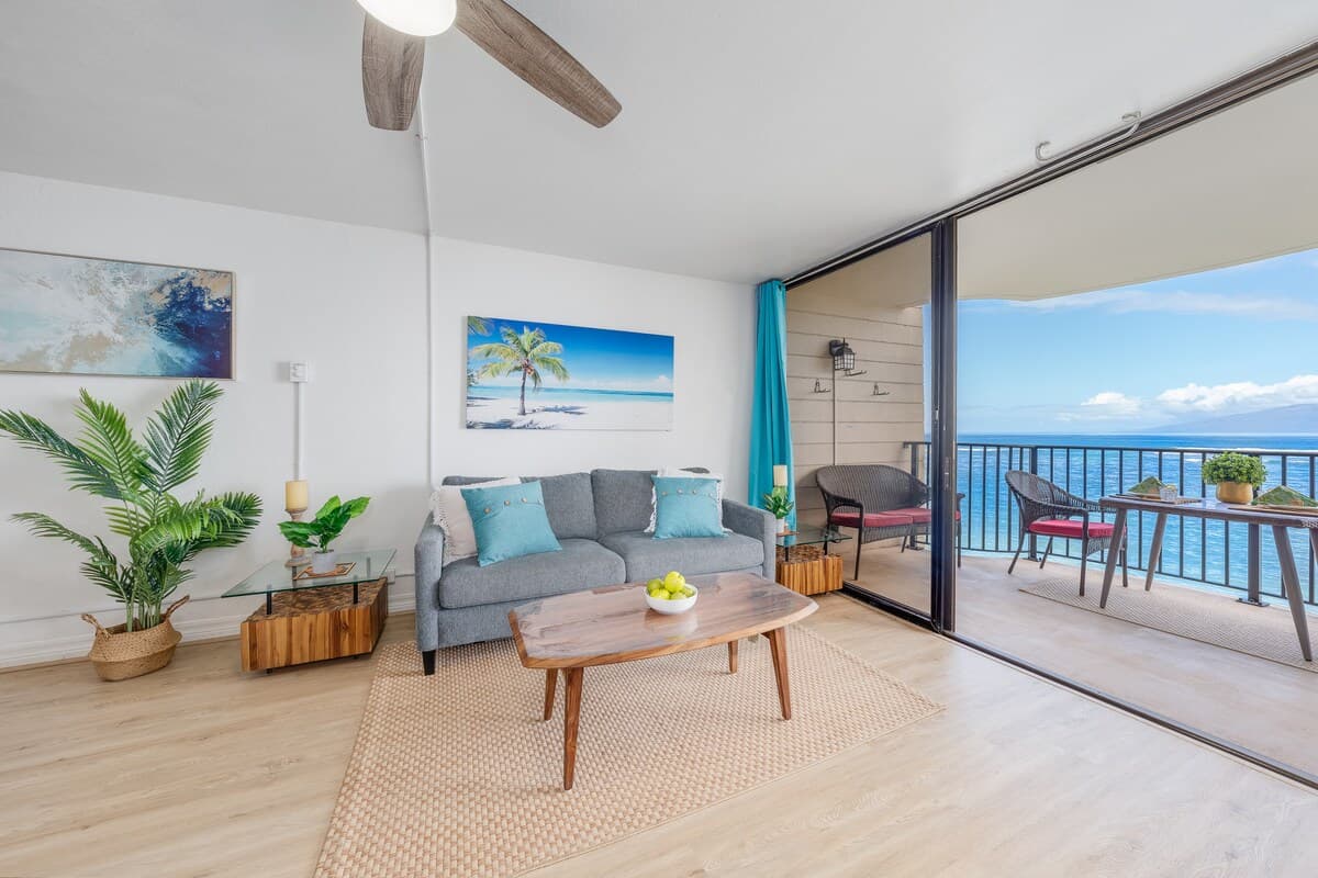 Condo in Lahaina · ★4.46 · 1 bedroom · 2 beds · 1 bath - Photo 2