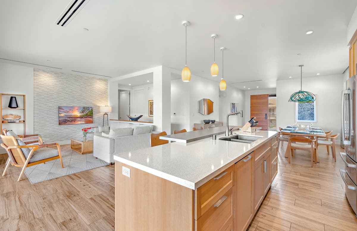 Condo in Lahaina · ★4.89 · 3 bedrooms · 4 beds · 3 baths - Photo 4