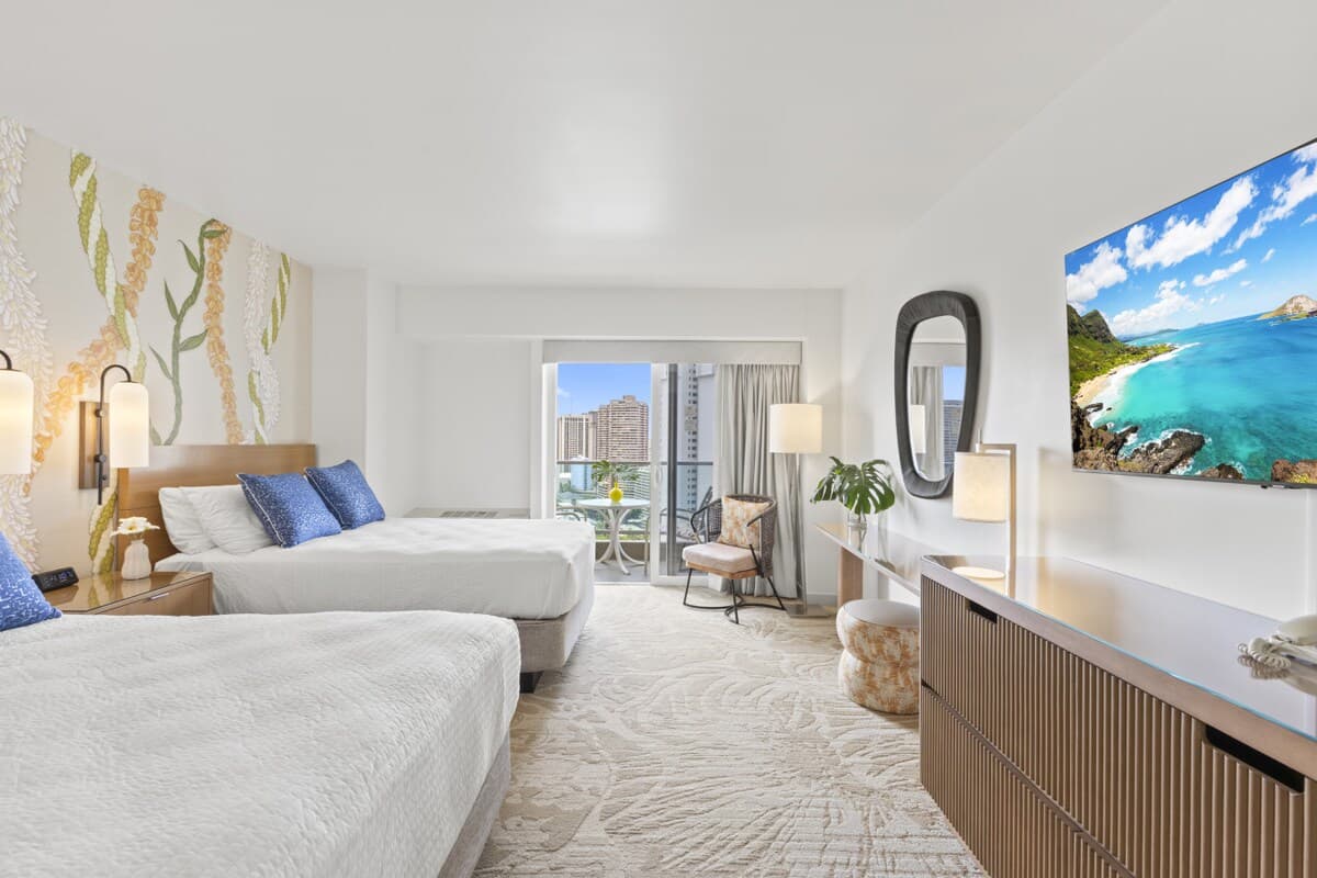 Remodeled Studio Hotel Walk to Ala Moana Beach - Photo 2