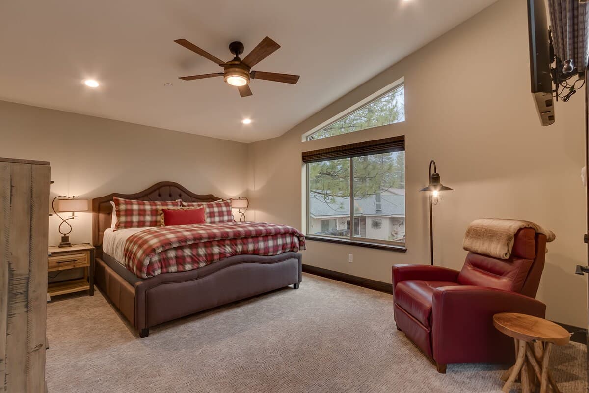 Silver Pines Private Home on the Meadow - Photo 4