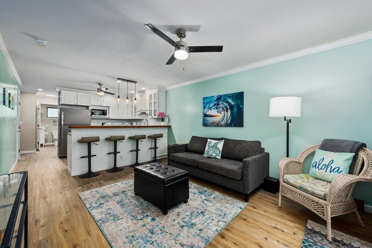 Condo in Kailua-Kona · ★4.85 · 2 bedrooms · 2 beds · 2 shared baths - Photo 4