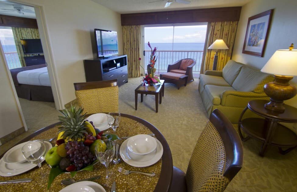 Condo in Lahaina · ★4.89 · 1 bedroom · 2 beds · 1 private bath - Photo 5