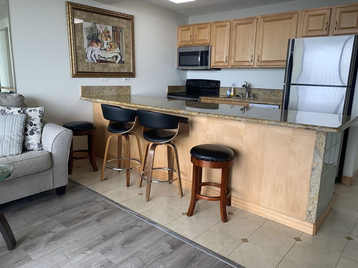 Condo in Honolulu · ★4.87 · 1 bedroom · 1 bed · 1 private bath - Photo 4