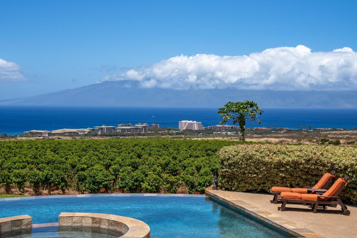 Home in Lahaina · ★5.0 · 4 bedrooms · 4 beds · 3.5 baths - Photo 3