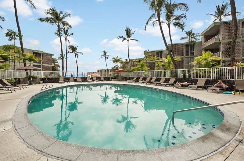 Condo in Kailua-Kona · ★4.85 · 1 bedroom · 2 beds · 1 bath - Photo 5