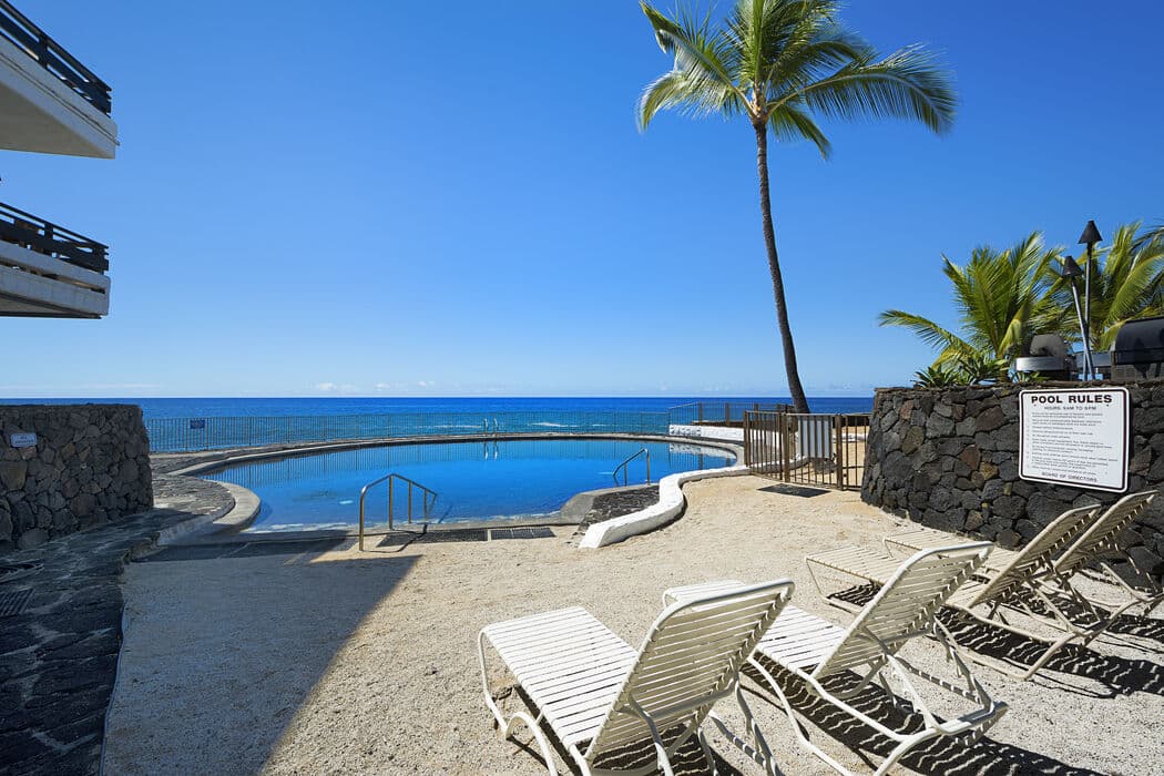 Condo in Kailua-Kona · ★4.67 · 1 bedroom · 2 beds · 1 bath - Photo 5