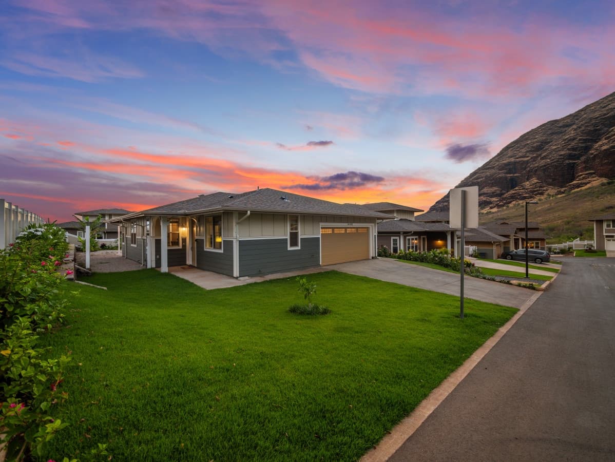 Home in Waianae · ★4.98 · 3 bedrooms · 6 beds · 2 private baths - Photo 2