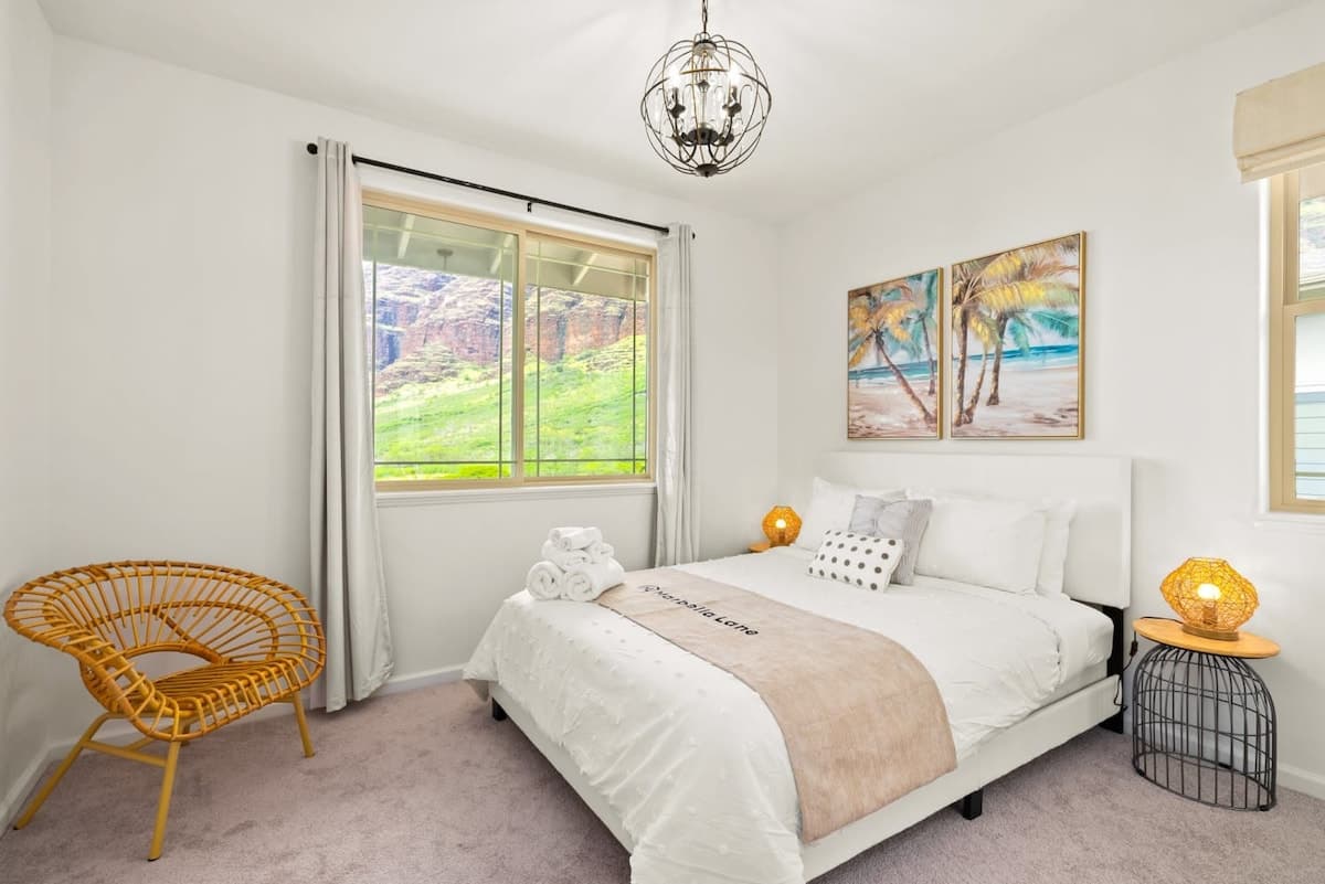 Home in Waianae · ★4.84 · 3 bedrooms · 4 beds · 2.5 private baths - Photo 4