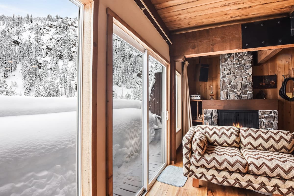Alpine Meadows Ski Haven with Mountain Views - Photo 5