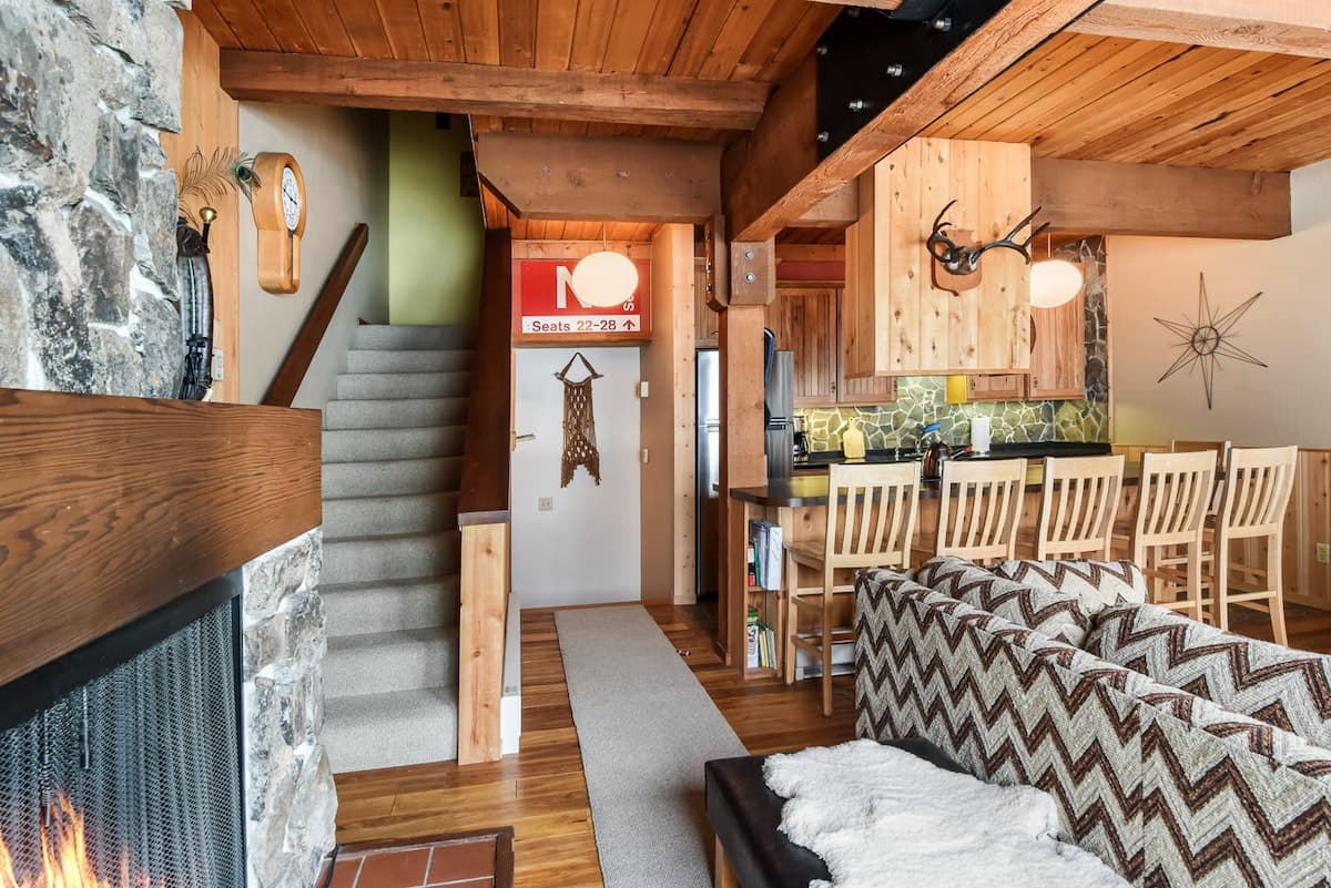 Alpine Meadows Ski Haven with Mountain Views - Photo 3