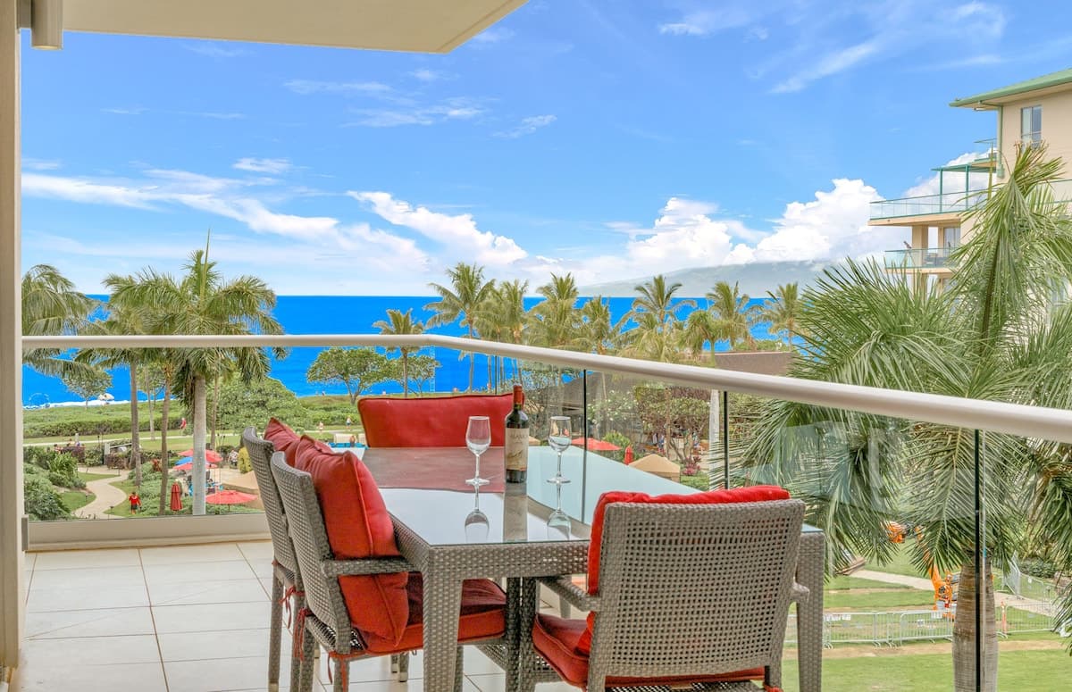 Condo in Lahaina · ★5.0 · 2 bedrooms · 3 beds · 2 baths - Photo 3