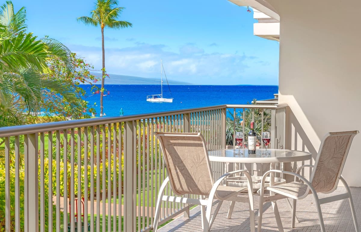 Condo in Lahaina · ★4.75 · 2 bedrooms · 2 beds · 2 baths - Photo 1