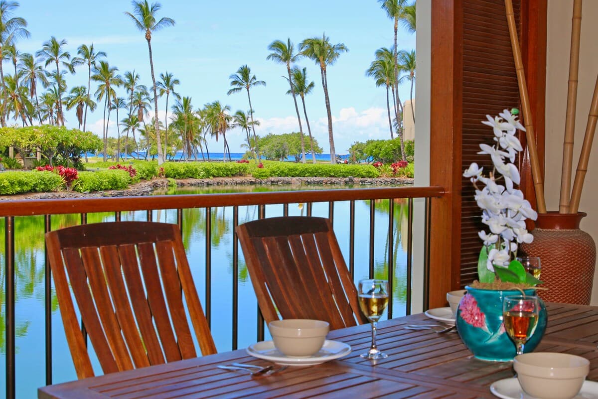 Condo in Waimea · ★5.0 · 2 bedrooms · 3 beds · 2.5 baths - Photo 2