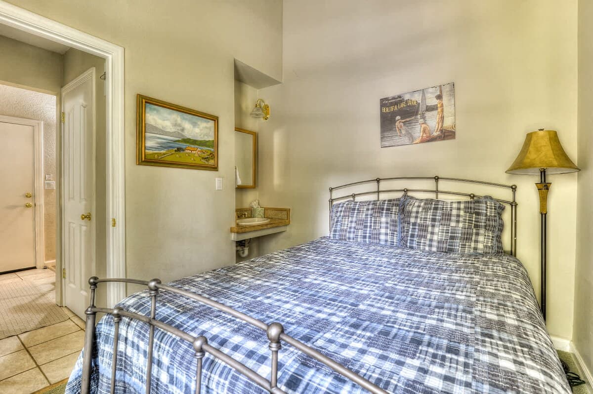 Lake Forest Villa Beach & Ski Access - Photo 2