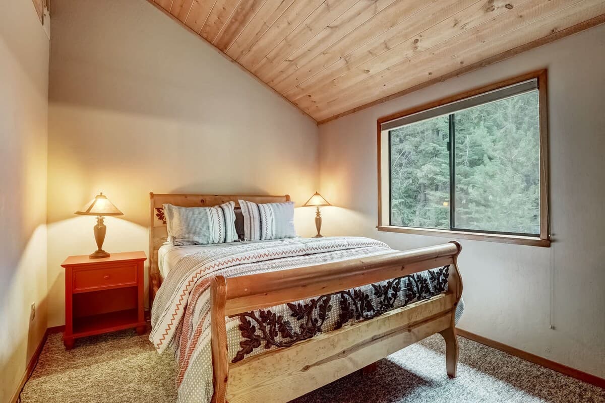 Serenity at Tahoe Donner Forest Retreat - Photo 5