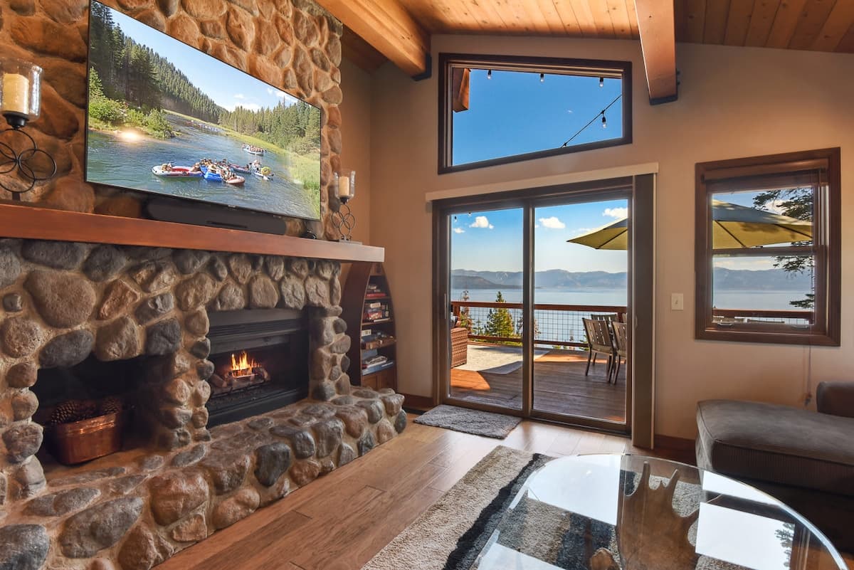 Shoreline Vista 180 Lake Views, Pet-Friendly - Photo 1