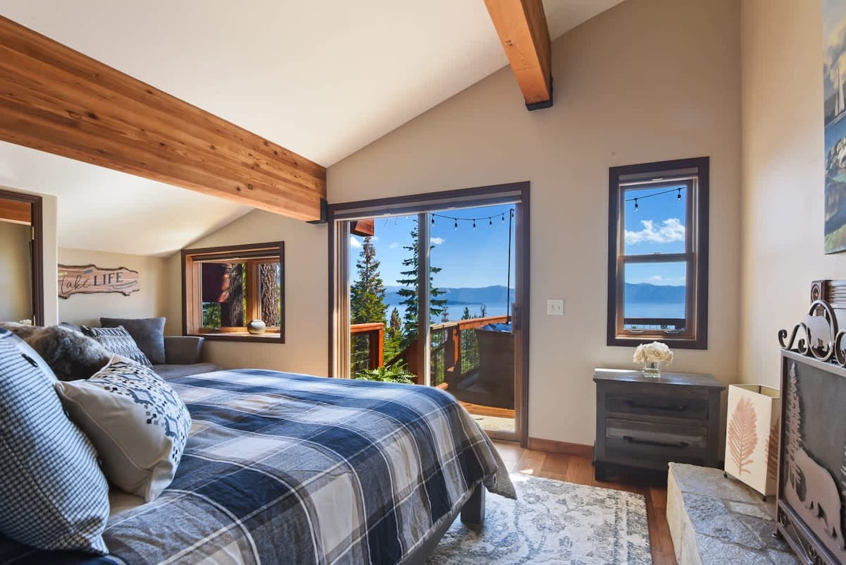 Shoreline Vista 180 Lake Views, Pet-Friendly - Photo 4